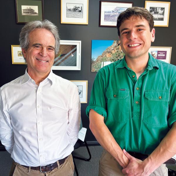 Julian met with CRDC Executive Director Allan Williams while visiting Narrabri.